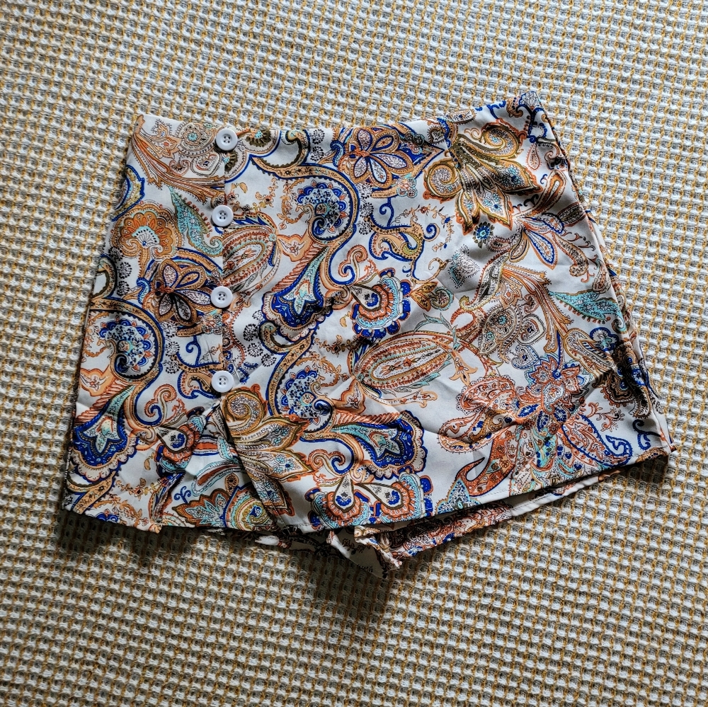 ⭐️SHEIN Vintage Style Skort⭐️